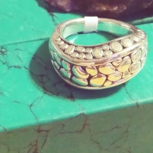 NWT-CURVED PEBBLED STERLING SILVER RING. 10